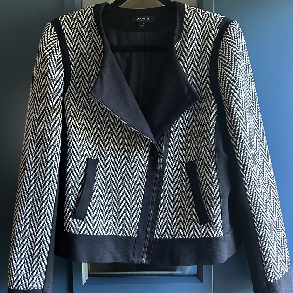Ann Taylor chic jacket. - Picture 2 of 5
